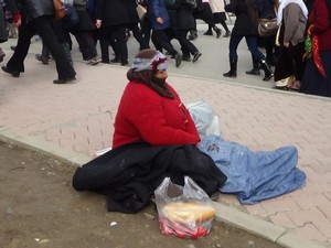 Batı'dan gelen dilenciler Hakkari'yi mesken tuttu