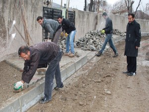 Kar kış demeden çalışıyorlar