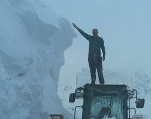 3500 rakımda kar ve tipiye yakalandılar