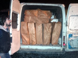 Hakkari'de 74 bin paket sigara ele geçirildi