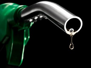 Benzine 15 kuruş zam geliyor