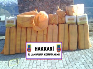 Hakkari'de 3 ton 280 kilo çay ele geçirildi