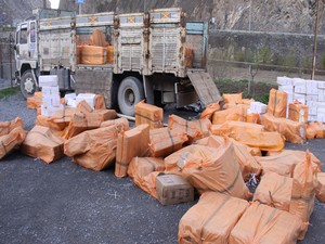 Hakkari'de 4 milyon 760 bin paket çay ele geçirildi