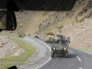 Sınır boylarına askeri harekat devam ediyor