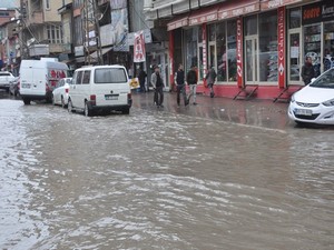 Gölette dönüşen Caddeler normale döndü