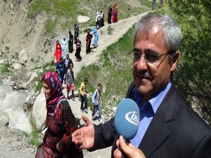 Düğün alayı sırat köprüsünden geçti