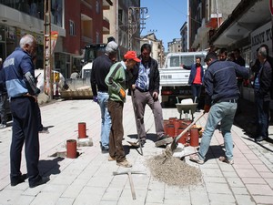 Y.Ova belediyesi sanat sokağını trafiğe kapattı