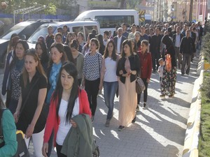 En namuslu protesto!