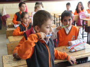 Minikler diş taramasından geçti