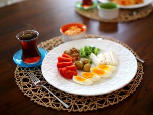 Yumurtanın Yanında Çay İçmeyin!
