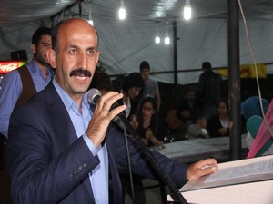 Akdoğan “Tank, top zırhlı araç alacaklarına bariyer yapsınlar”