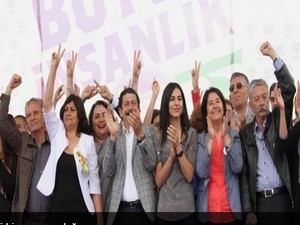 Halkın iradesiyle yeni bir yaşama doğru