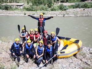 Zap suyunda rafting heyecanı