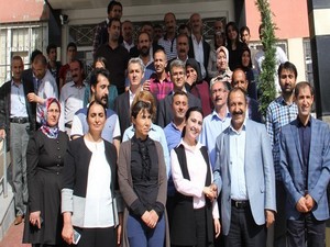 HDP eş genel başkanı Yüksekdağ esnafı ziyaret etti