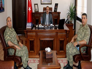 Komutanlardan vali Canbolat’a veda ziyareti
