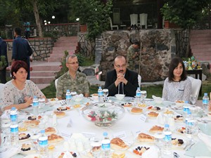 Hakkari Valiliği iftar programı düzenledi