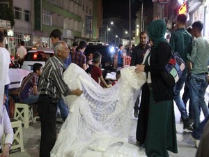 Asılsız dedikodular esnafı perişan etti