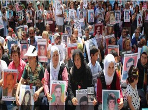 Cumartesi Anneleri: Bu ülkede bayramlar da yara almış