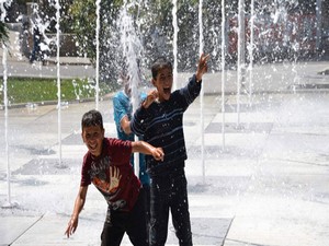 Termometreler 54 dereceyi gösterdi