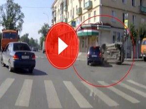 Dönüş yapmak isterken ters döndü !