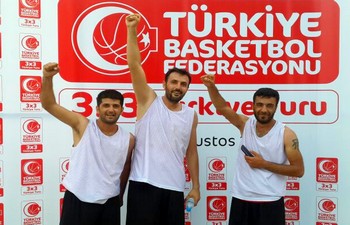 Hakkari “Siyabo Zagreb” basketbol takımı zafere koşuyor
