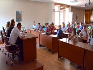 Hakkari belediyesi halka açık toplantısını yaptı
