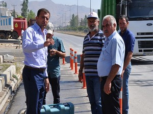 Yüksekova'da trafik düzenleme çalışmaları sürüyor