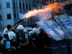 HDP 'İç Güvenlik Paketi'nin' kaldırılması için kanun teklifi verdi