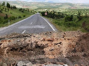 Hakkari’deki patlamada 2 asker yaralandı