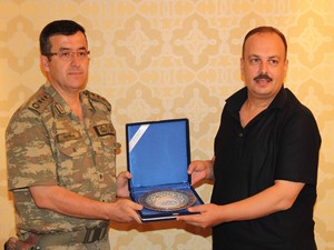 Tayini çıkan il jandarma komutanına veda yemeği