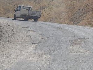 Hakkari-Çukurca karayolu 8 gündür ulaşıma kapalı