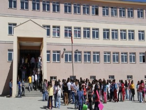 Okulların açılışı ertelenecek mi?