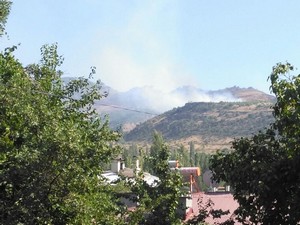 Çukurca'daki yangınlar kendiliğinden söndü