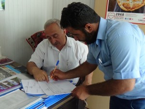 Kızılay'dan evleri yanan ailelere yardım