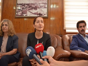 Van Belediye eşbaşkanları "Hepimizi alsınlar"