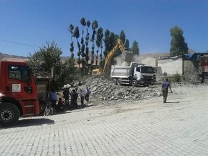 Ulu cami'de enkaz kaldırma çalışmaları son aşamaya geldi