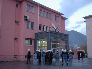 Hakkari’de 4 kadından biri tutuklandı