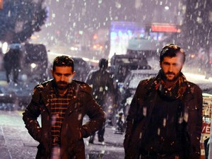 Van'a yılın ilk karı yağmaya başladı