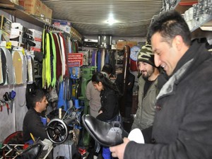 Kış ayları ayakkabı tamircilerine yaradı