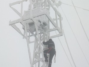 Fırtına Geçitli köyünü karanlıkta bıraktı