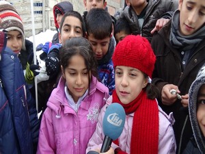 Hakkarili çocukların kızak keyfi