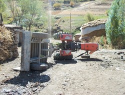 Hakkari'de kullandığı traktörün altında kalıp öldü