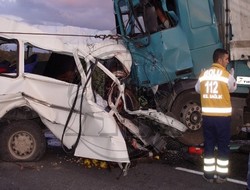 Trafik kazası 1 ölü 12 yaralı