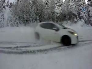 Buz üstünde ralli şov