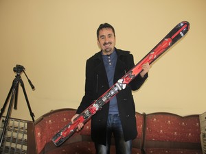 Tekli kayak bulundu sahibi bize ulaşsın