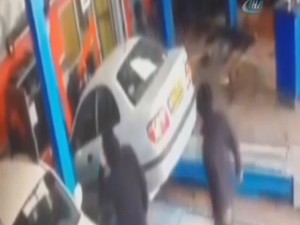 Tamirhanede feci kaza! Ustayı böyle ezdi