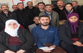 STK'lar iki günlük oturma eylemi başlattı