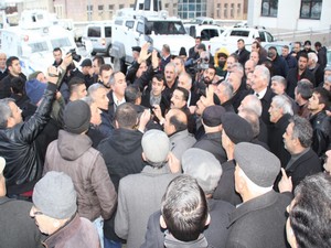 Hakkari'nin ileri gelenlerinde taşınma tepkisi