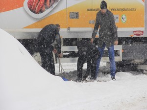 112 köy, 328 mezra yolu kapandı