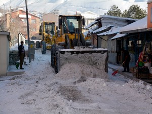 Hakkari’de yeniden kar mesaisi